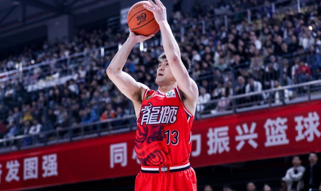 彩经网官网app下载-媒体人：郭艾伦被骗这事挺荒唐 诈骗犯看到漫天追讨消息发怵不？